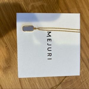 Agate stone necklace BARELY WORN